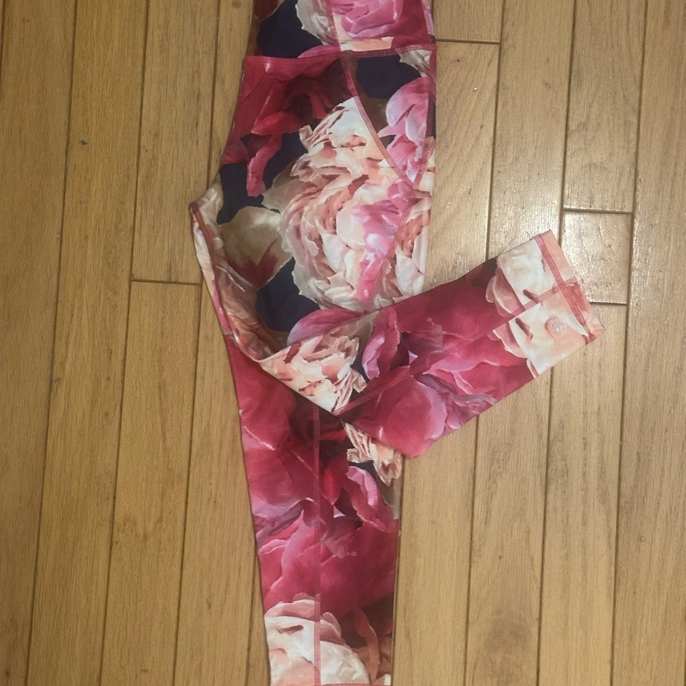 Albion Peony Cropped Leggings - Picture 3 of 7